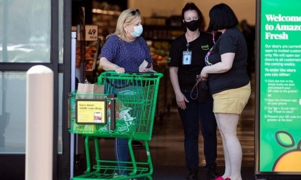 Η Amazon άνοιξε στο Λονδίνο ένα σούπερ μάρκετ χωρίς ταμεία
